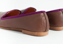 Cargar imagen en el visor de la galería, Bizi Cap Toe Loafer in Rose/Aubergine