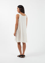 Cargar imagen en el visor de la galería, Bell Dress
